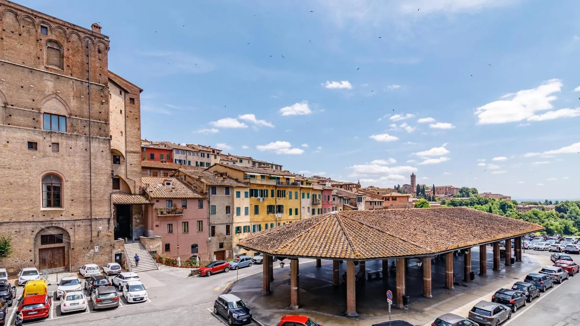 Charme Centro Storico Apartment Siena