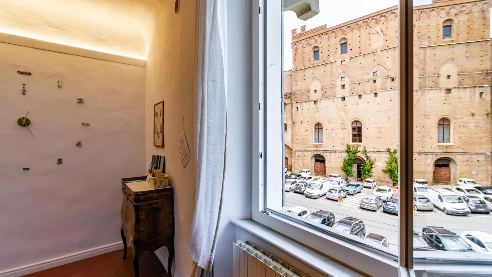 Charme Centro Storico Apartment Siena Italy