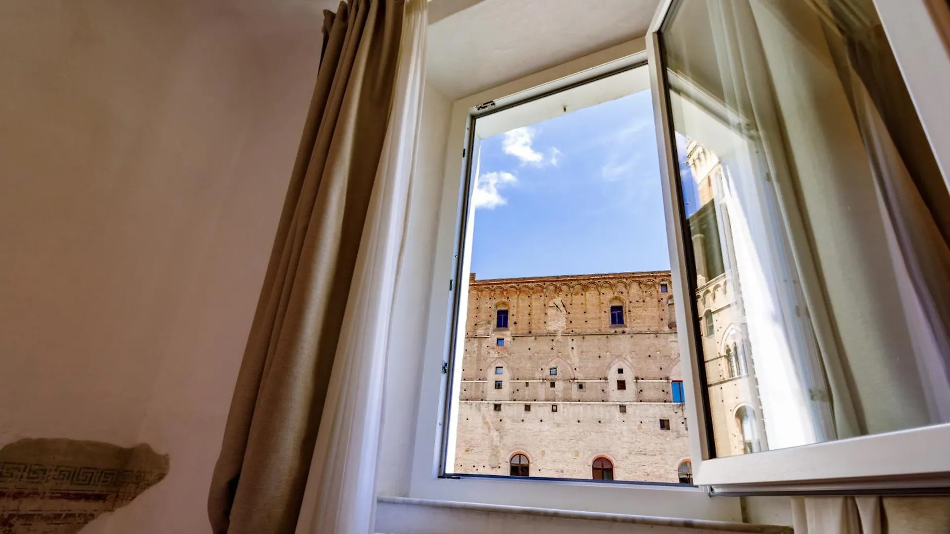 Charme Centro Storico Apartment Siena 0*,