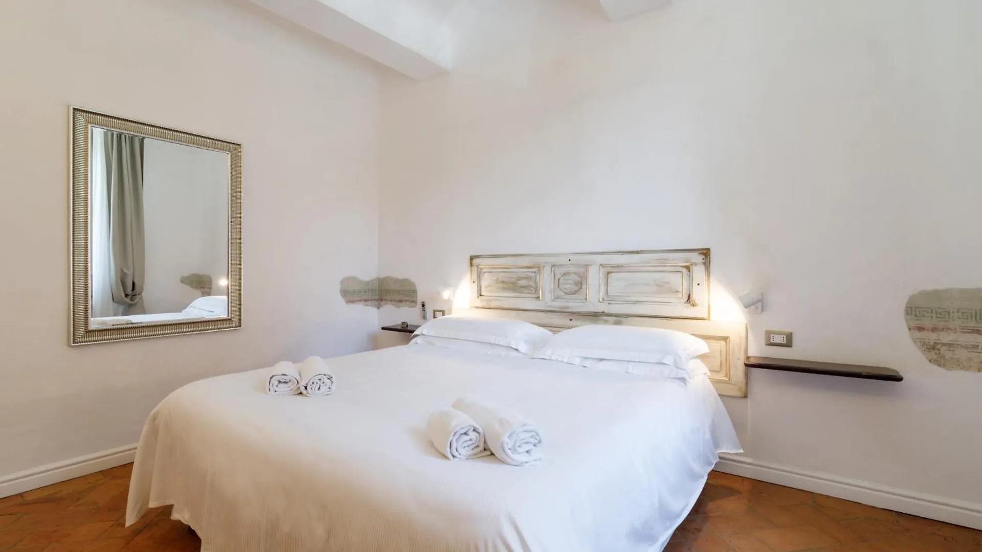 Charme Centro Storico Apartment Siena