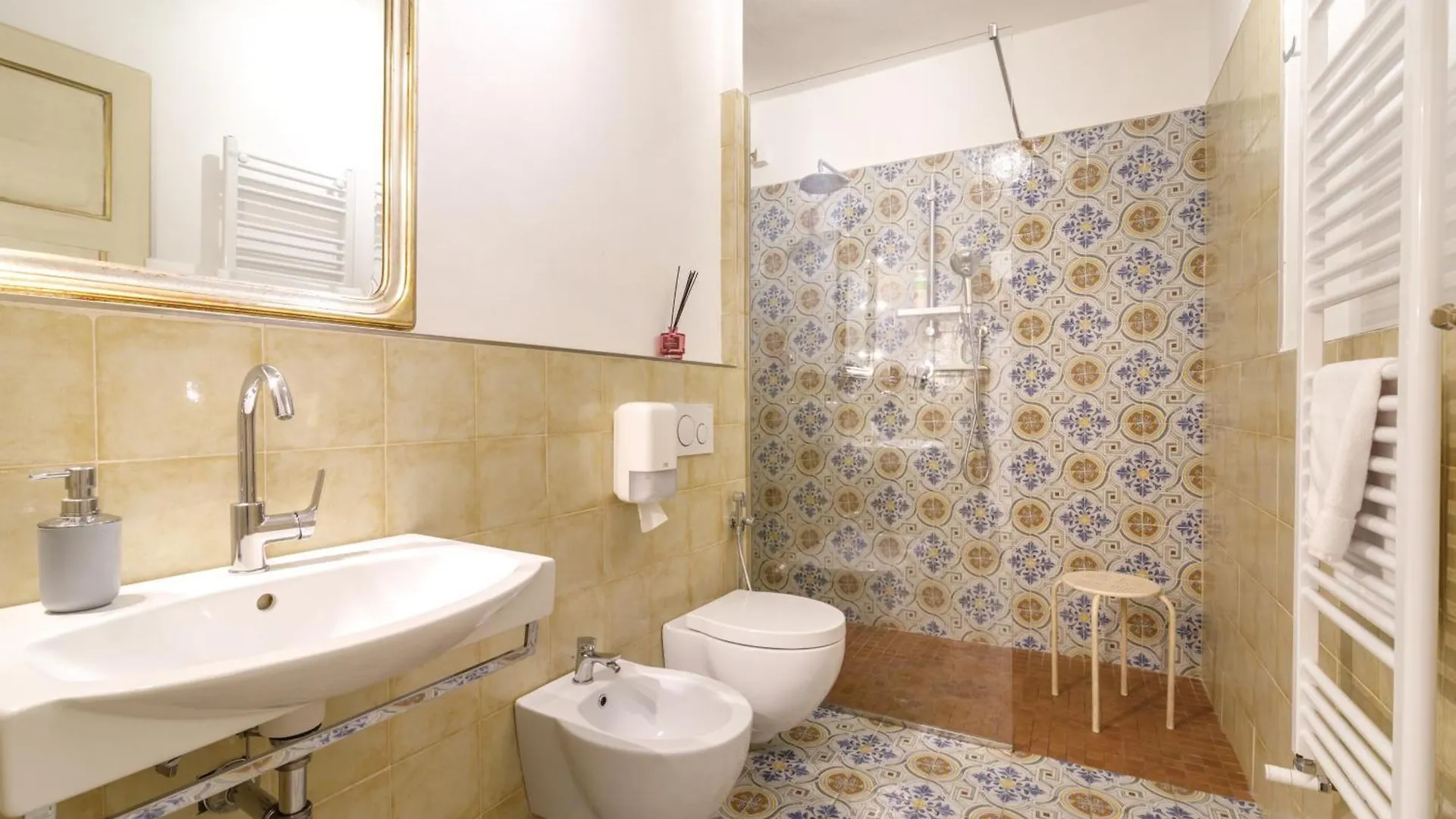 Charme Centro Storico Apartment Siena Italy